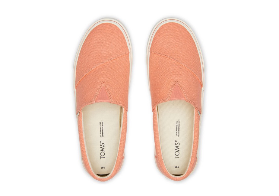 Toms Fenix şeftali Pembesi üzerinde Kayma