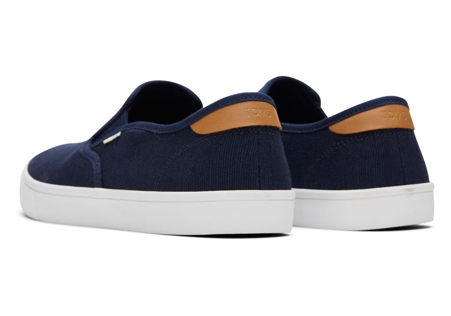 Donanma üzerinde Toms Baja Slip