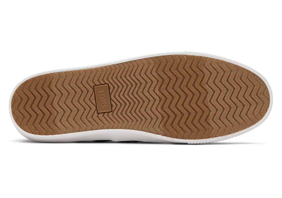 Donanma üzerinde Toms Baja Slip