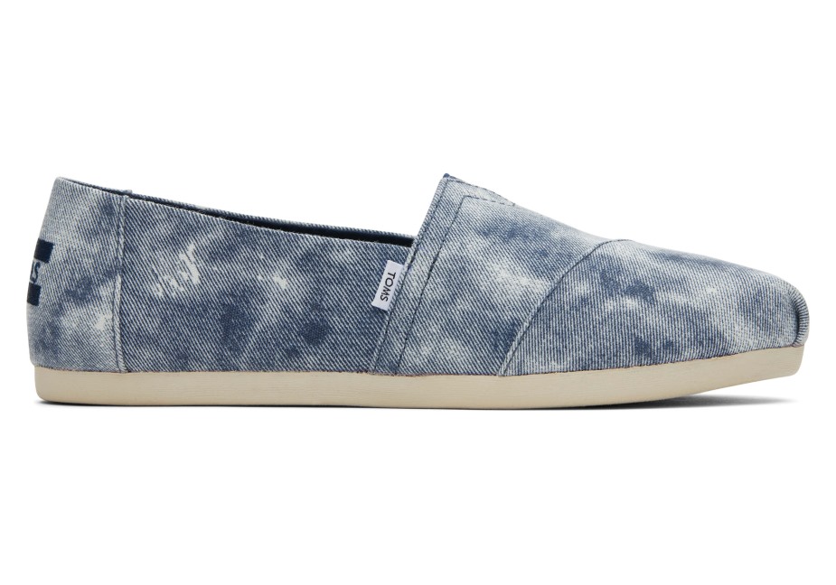 Toms Alpargata Yıkanmış Donanmayı Temsil Ediyor