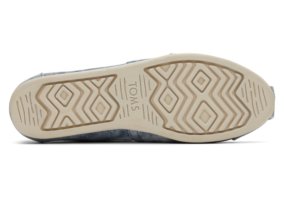 Toms Alpargata Yıkanmış Donanmayı Temsil Ediyor