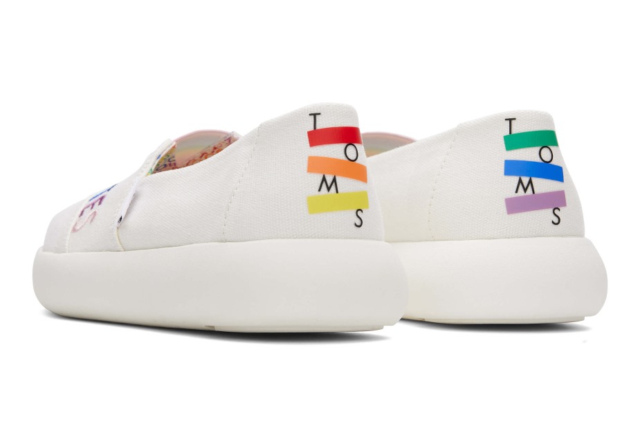 Toms Birlik Gurur Ebegümeci Gökkuşağı Nakış